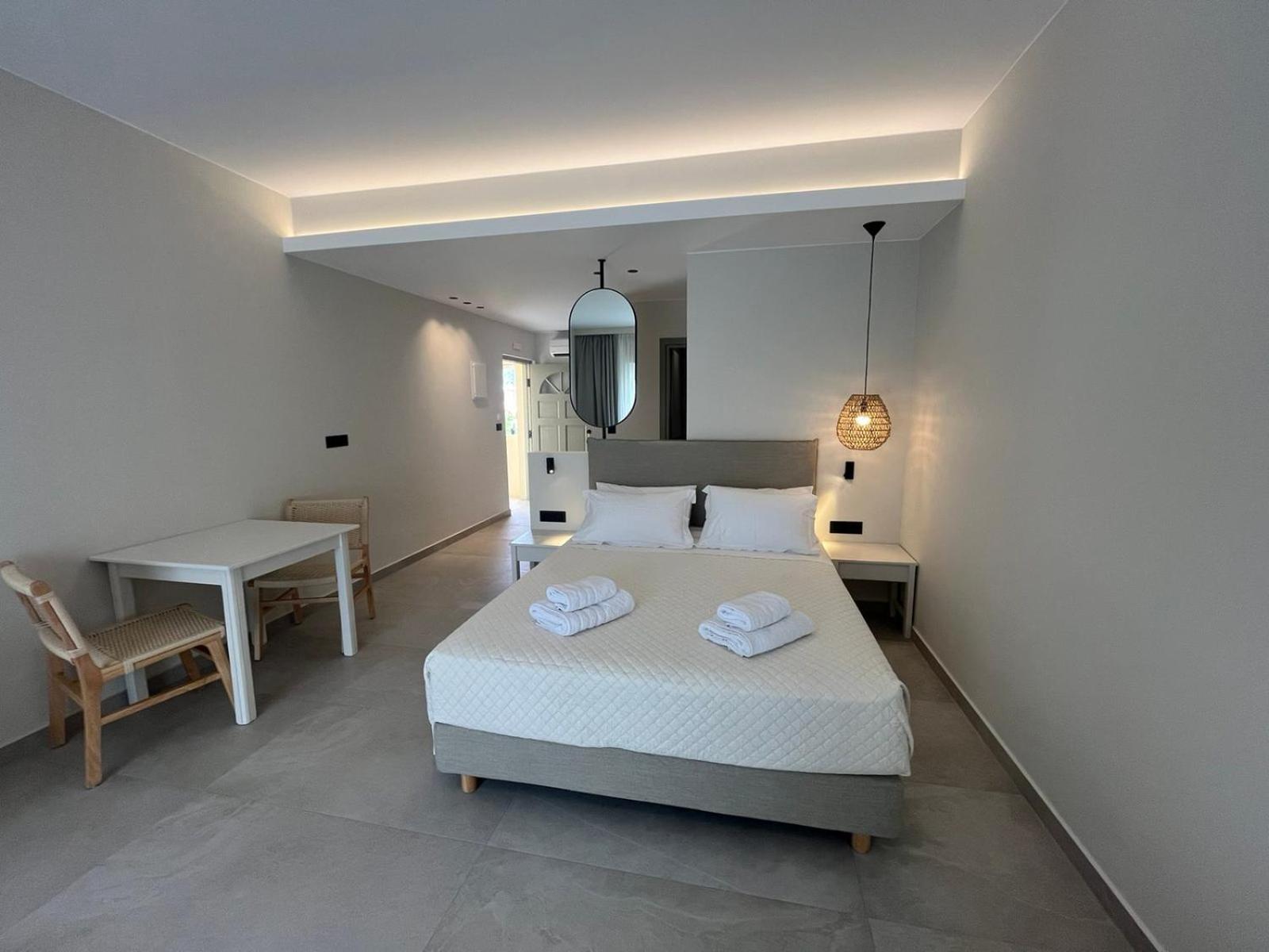 Mediterranean Sea Top Floor Palaiochora Eksteriør billede