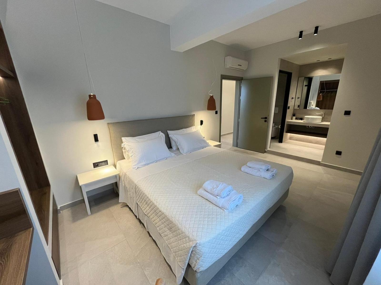 Mediterranean Sea Top Floor Palaiochora Eksteriør billede